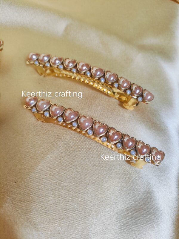 Handmade 3D Kundan Hairclip - heart shape